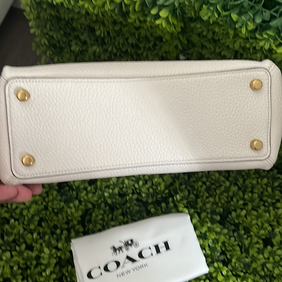 NWT: Authentic Coach Handbag - Picture 4 of 7